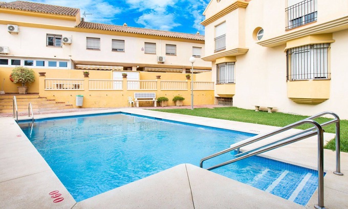 Torre de Benagalbon Casa | Estupenda casa de vacaciones para 6 personas con piscina, WIFI, A/C, TV, terraza y aparcamiento