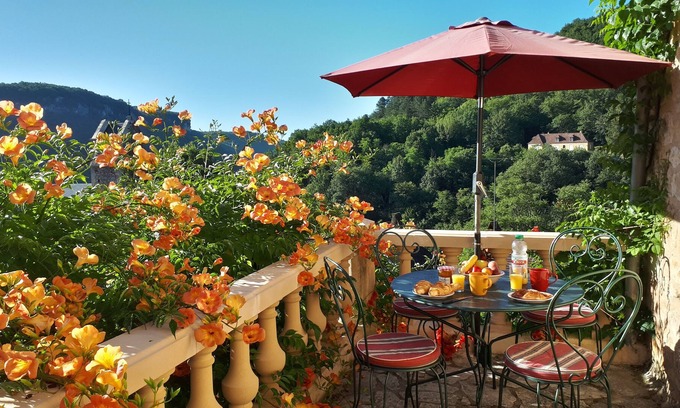 Castelnaud-la-Chapelle Apartamento | Hermoso apartamento soleado, debajo del castillo y con vistas al valle