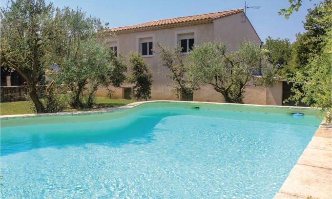 Saint-Paul-Trois-Chateaux Casa | Beautiful home in St Paul Trois Chteaux with 3 Bedrooms, WiFi and Outdoor swimming pool