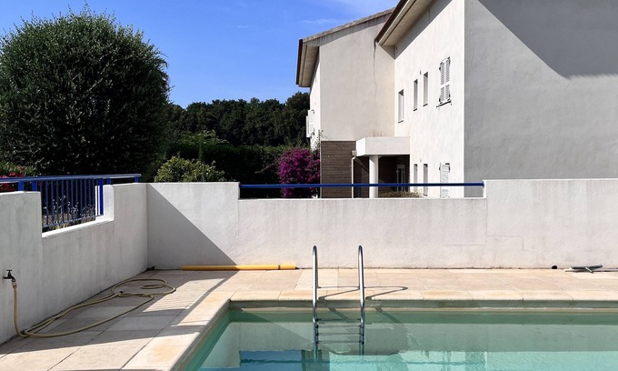 Santa-Lucia-di-Moriani Apartamento | Beautiful privately furnished holiday flat