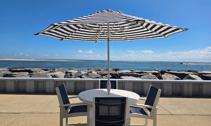 Anglesea Condominio | Beautiful 1 Bedroom Oceanfront Condo in Anglesea section of North Wildwood