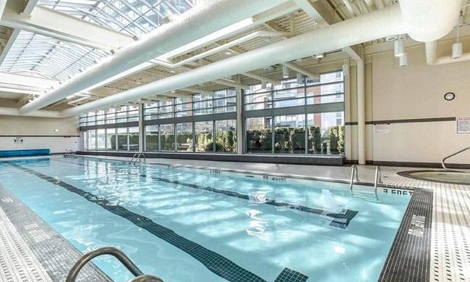 Gastown Apartamento | Beautiful 1 bedroom apartament with hot-tube, pool and gym in the heart of city