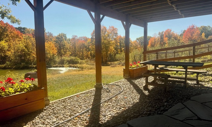Marlboro Casa | Beautiful 1-bedroom apartment overlooking a pond on a 10 acre farm.