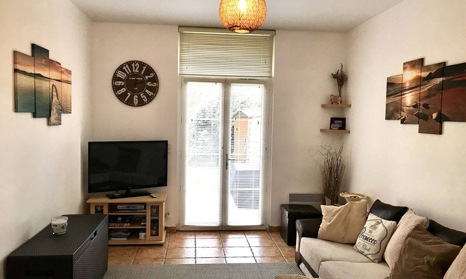 Pleurtuit Apartamento | Hermoso apartamento de 1 habitación en Pluertuit con piscina climatizada al aire libre