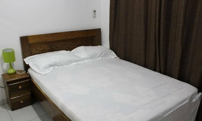 Ashaiman Casa | Precioso apartamento de 1 habitación, con recibidor, cocina, aseo y baño con parking gratuito.