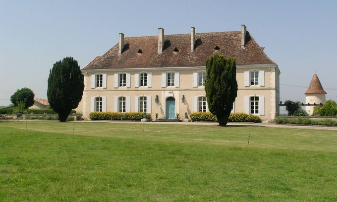 Cherval Otro | Beautiful 15th century Château in rural France ! Private Pool /Tennis court