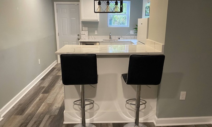 Millhill Casa | Beautiful 1920-B’more Townhouse@Smallwood
