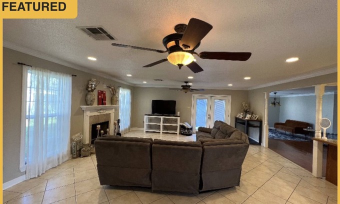 Gentilly Woods Casa | Beautiful 2,100 SQFT home located in a quiet family friendly neighborhood.