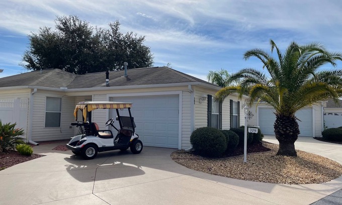 Winifred Villa | Beautiful 2/2 Villa Conveniently Located w/BBQ Grill & FREE WiFi!