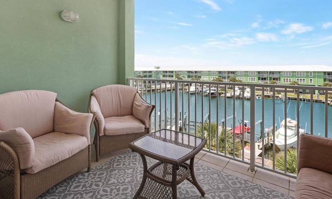 Fort Morgan Pines Condominio | Beautiful 2 Bdrm, 2 Ba condo with 2 pools, easy beach access & amazing views