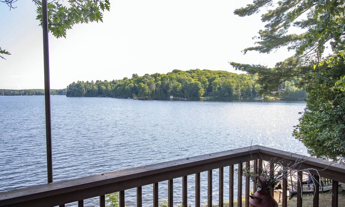 Minden Hills Cabaña | Beautiful 2 bdrm cottage with fireplace and a view in Minden Hills-Pet Friendly!