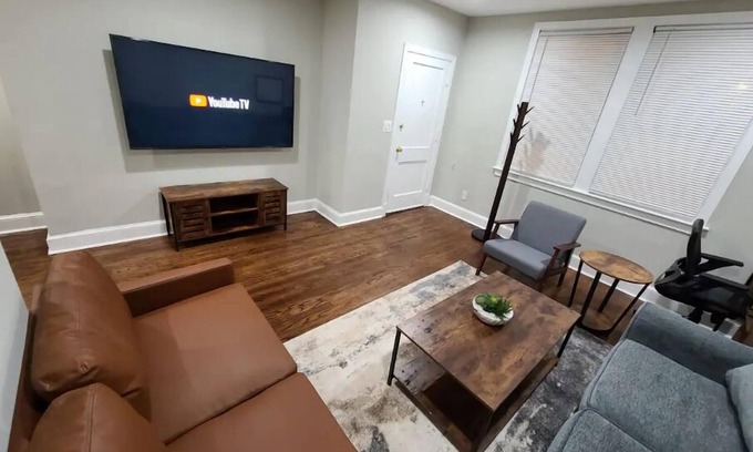 Trinidad Apartamento | Beautiful 2 Bed/1 Bath & Sofa Bed Near Union Station