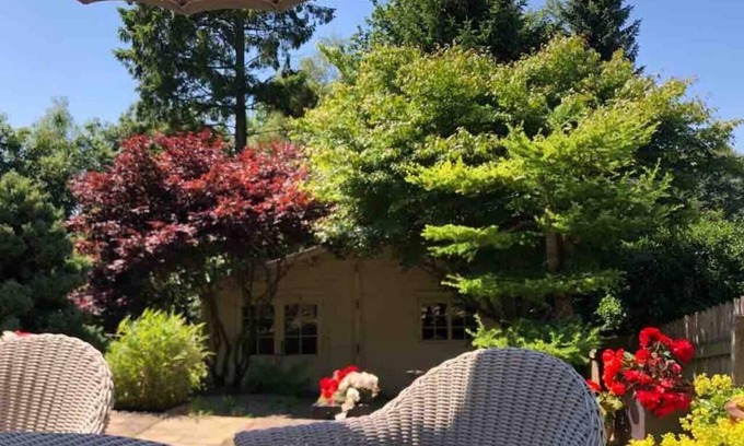 Hurst Green Cabaña | Beautiful 2-Bed Cottage in Hurst Green