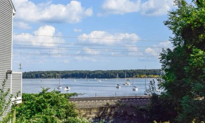 East Greenwich Casa | Beautiful 2 Bedroom Water View Townhome - Walk to Main St in East Greenwich