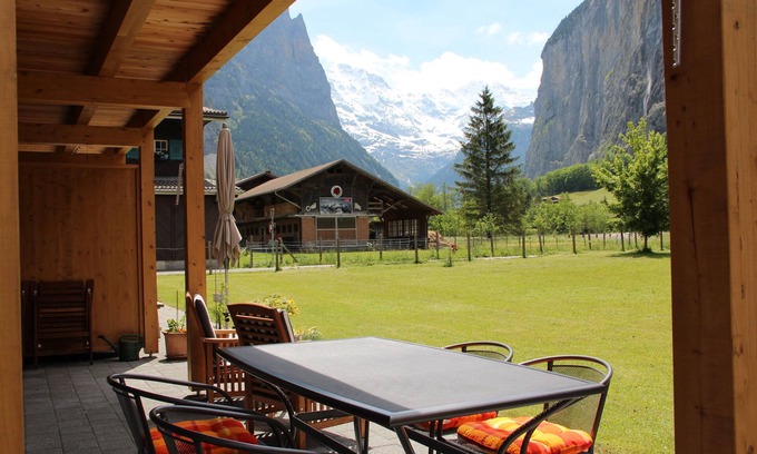 Lauterbrunnen Apartamento | Hermoso apartamento de 2 dormitorios con vistas al espectacular valle de Lauterbrunnen