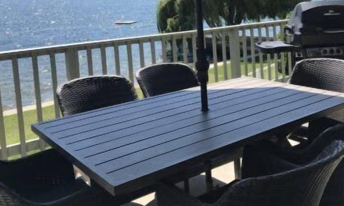 Central Okanagan Cabina | Beautiful 2 Bedroom Lakefront Cabin - Seclusion Bay (Cabin #11)