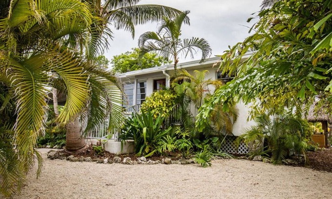 Big Pine Key Casa | Beautiful 2 Bedroom Pool Home On Big Pine Key