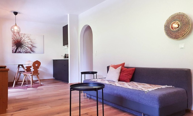 Goetzens Apartamento | "Beautiful 2-bedroom apartment with balcony and free parking."