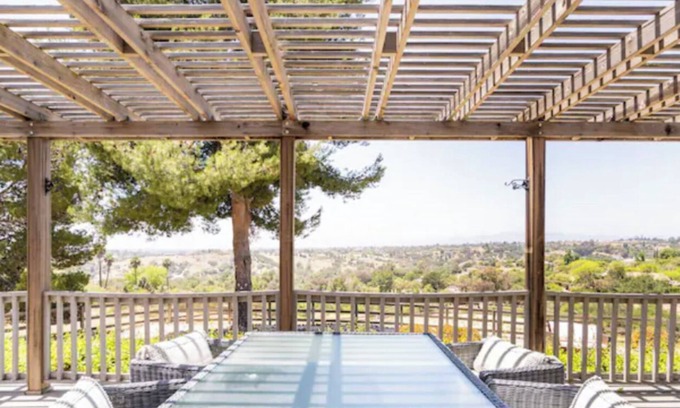 Fallbrook Casa | Beautiful 2-bedroom home with stunning views Sleeps 4 - 2 Bedrooms - 1 Bath