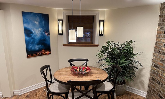 Wrigleyville Apartamento | Beautiful 2 Bedroom Next To Wrigley Field!