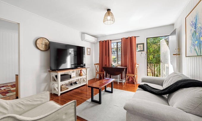 Camp Hill Casa | Beautiful 2 bedroom unit in prime location!