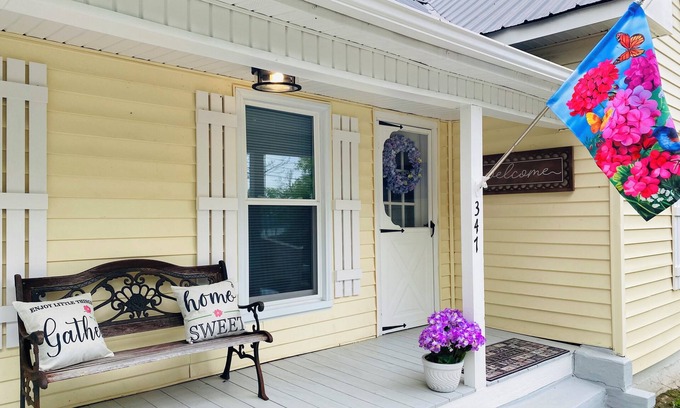 Mount Airy Casa | Beautiful 2 bedroom home, Walk to Downtown Mt. Airy!
