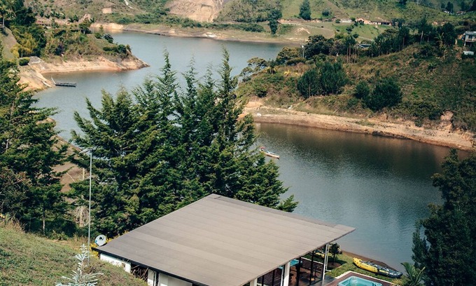 El Penol Cabina | Hermosas 2 cabañas cerca del agua, con una vista increíble