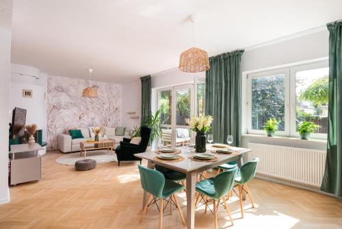 Wawer Casa | Beautiful 2-store 3-BR House with living room, garden, terrace, balcony & parking 30 minutes from Warsaw Centre