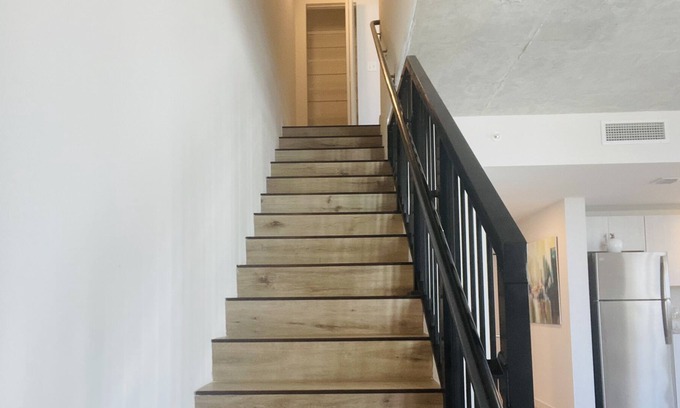 Parkside Condominio | Beautiful 2 story loft