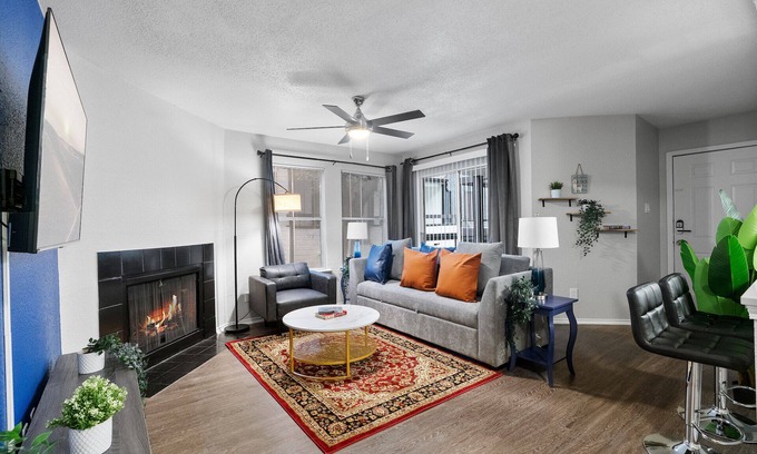 University Hills and Windsor Park Apartamento | Beautiful 2BD/2BA in University Hills 3674