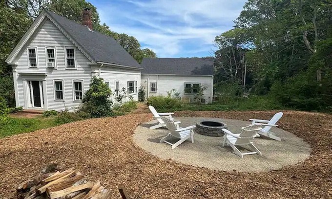 Pleasant Point Casa | Beautiful 2BD/2BA Private Historic Home in Pastoral Setting