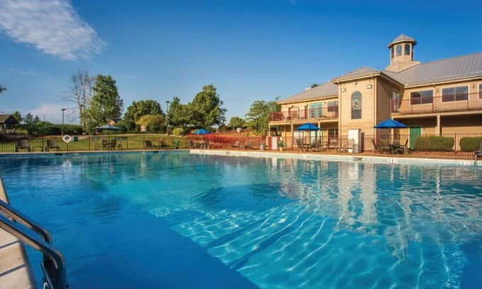 De Soto Condominio | Beautiful 2BD condo in lakefront resort with lots of outdoor onsite activities