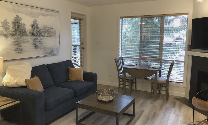 Village North Casa | Beautiful 2BR/2B Townhouse with Private Hot Tub