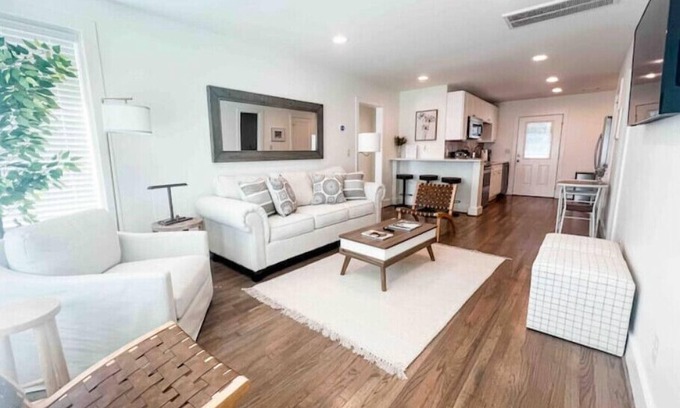 Homewood Condominio | Beautiful 2BR Condo in Homewood next to SOHO