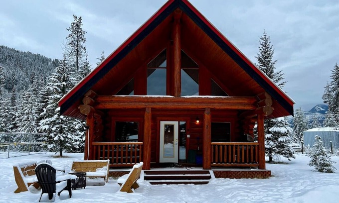 Golden Cabina | Beautiful 2BR Wooden Cabin