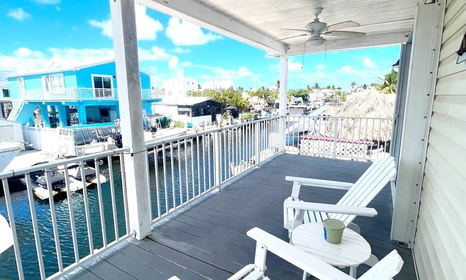 Key Largo Village Casa | Hermoso 3/2 recientemente renovado en Canal * Playa privada * Acceso al mar