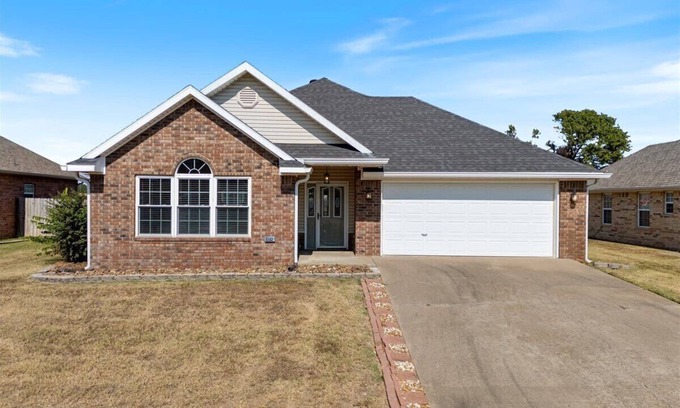 Bentonville Casa | Beautiful 3 bed, 2 bath home near Crystal Bridges