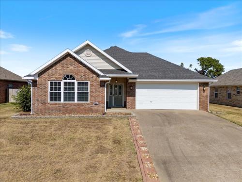 Bentonville Casa | Beautiful 3 bed 2 bath home near Crystal Bridges