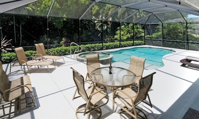 River District Casa | BEAUTIFUL 3 Bed/2 Bath Home in RiverPoint w/Heated Pool, FREE WiFi, 2 miles...