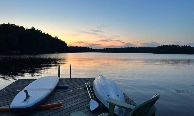Rosseau Cabaña | Beautiful 3-bed, 2-bath, 4 season cottage on 375ft of waterfront (Dog friendly)