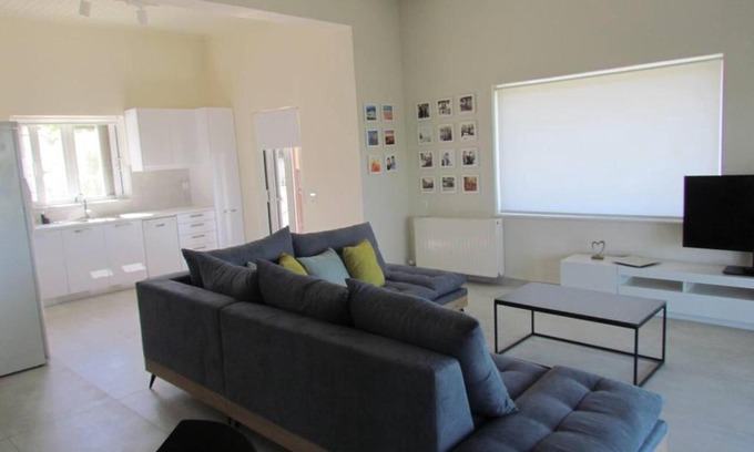 Kamara Kalidonias Casa | Beautiful 3-Bed House in Chania with garden