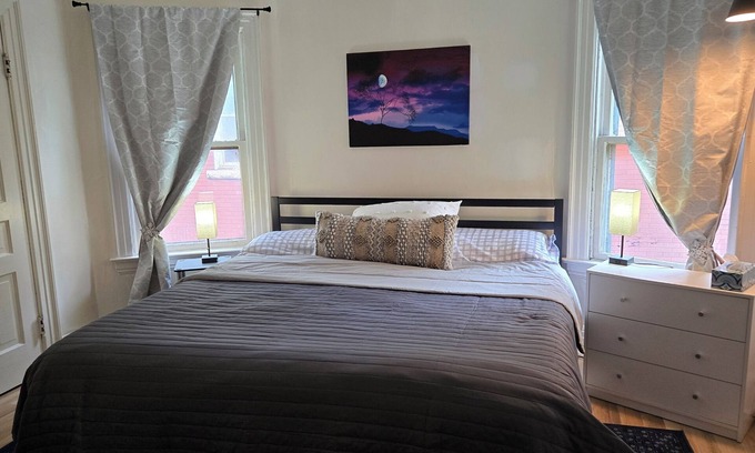 Niagara Falls Casa | Beautiful 3-Bedroom Home in Niagara Falls, New York
