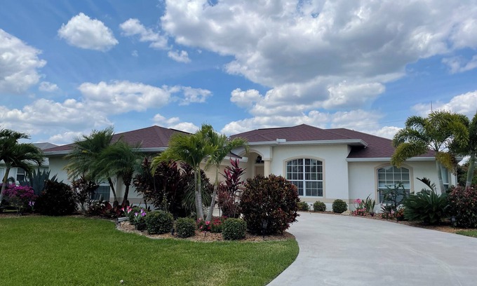 Port Charlotte Casa | Hermosa casa de 3 dormitorios con lanai y piscina climatizada!, en el suroeste de Florida