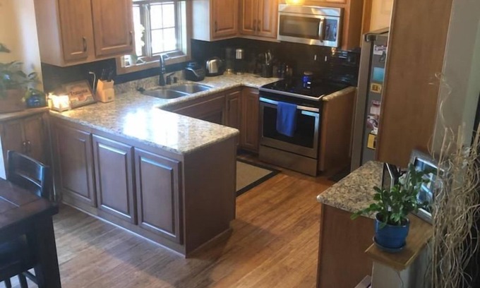 Ashwaubenon Casa | Beautiful home close to Lambeau Field.