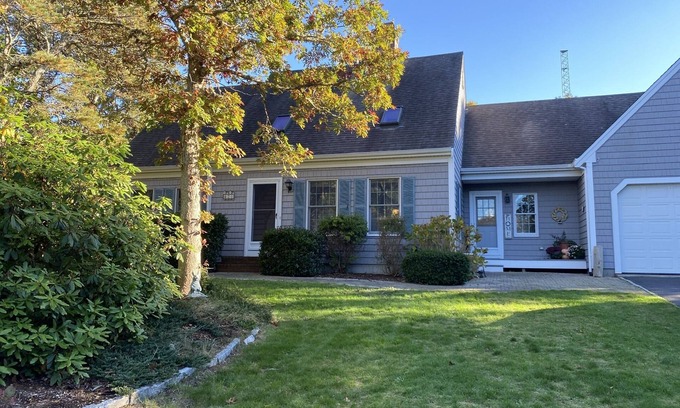 South Chatham Casa | Beautiful 3 bedroom Cape with spacious deck and hot tub