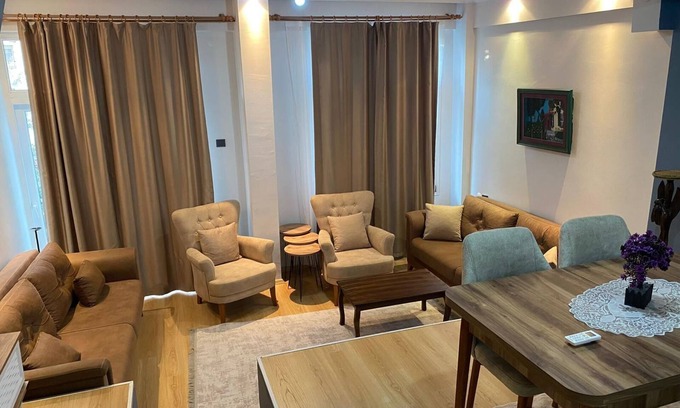Kusadasi City Centre Casa | Beautiful 3-bedroom House With Sea View and Garden