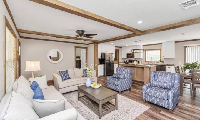 Iowa Colony Casa | Beautiful 3 Bedroom Ranch House in Rosharon