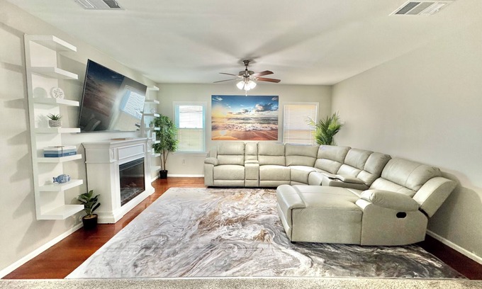 Ocean Gate Apartamento | Beautiful 3 Bedroom, 1 Bath, 2nd Floor, 2 blocks from Ocean Gate Beach