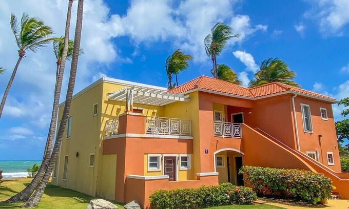Candelero Abajo Apartamento | Beautiful 3 br for 7 beachfront walkout villa!