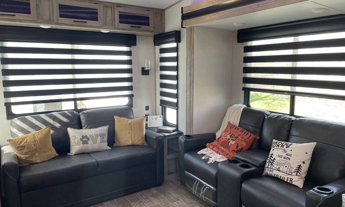 Thermopolis Casa | Beautiful 3 BR Travel Trailer near River